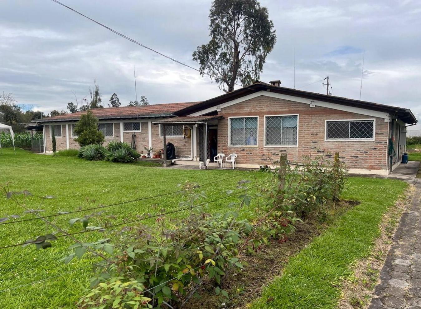 Quito Eco Lodge Airport - B&B Tababela Dış mekan fotoğraf